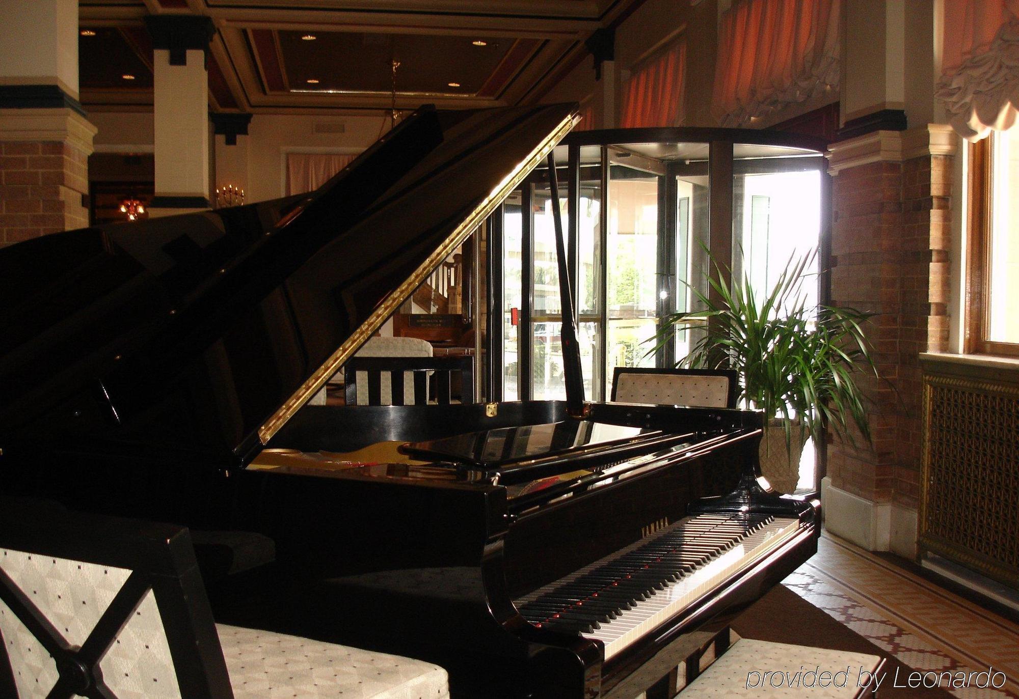 Crowne Plaza Pensacola Grand Hotel Ngoại thất bức ảnh