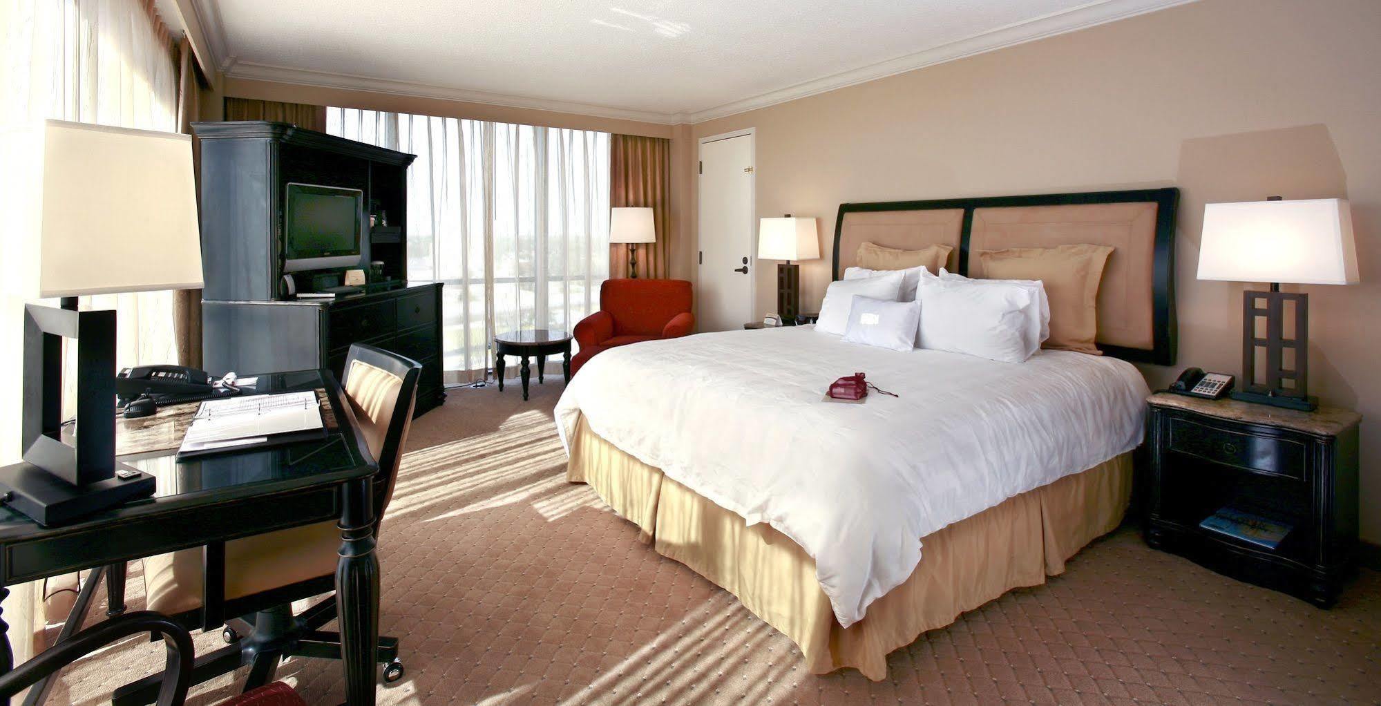 Crowne Plaza Pensacola Grand Hotel Ngoại thất bức ảnh